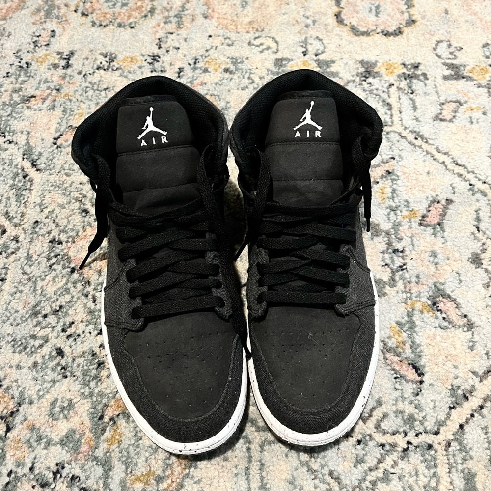Air Jordan 1 Mid SE